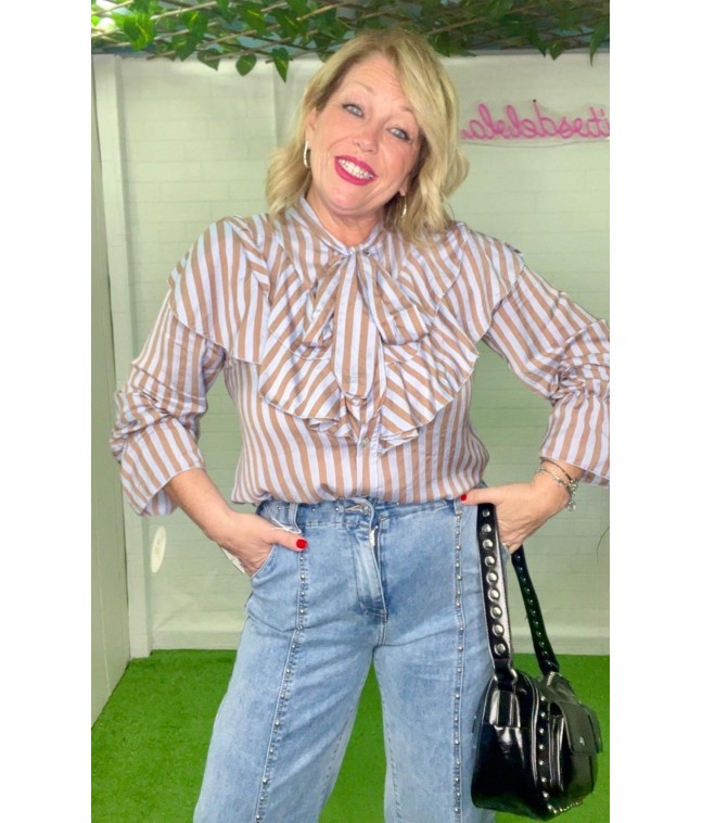 Camisa lazada con volantes