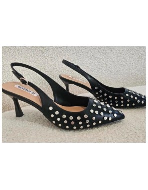 CAL - 06 ZAPATO TACHUELAS