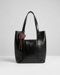 BOLSO SHOPPER NEGRO CON COLGANTE DE CORAZÓN – AMANDA