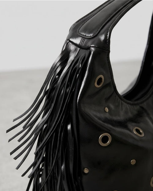 BOLSO DE MUJER CON FLECOS Y DETALLES METÁLICOS – BOHO
