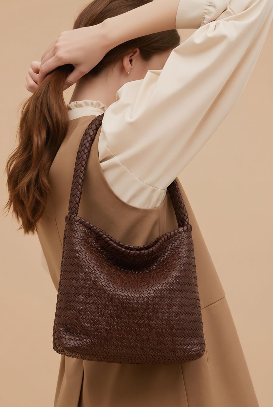 BOLSO DE MUJER TRENZADO MARRÓN – MILA