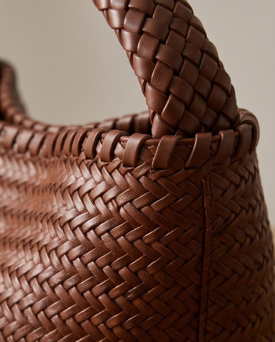 BOLSO DE MUJER TRENZADO MARRÓN – MILA