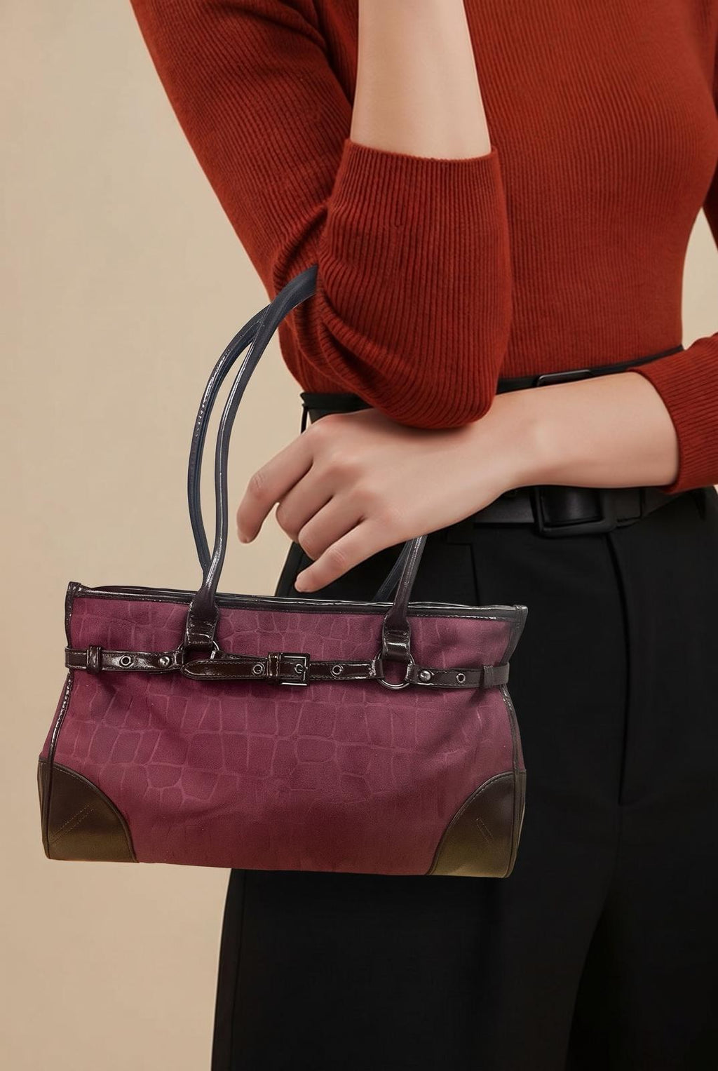 BOLSO DE MUJER GRANATE CON ESTAMPADO Y HEBILLA – CARLOTA